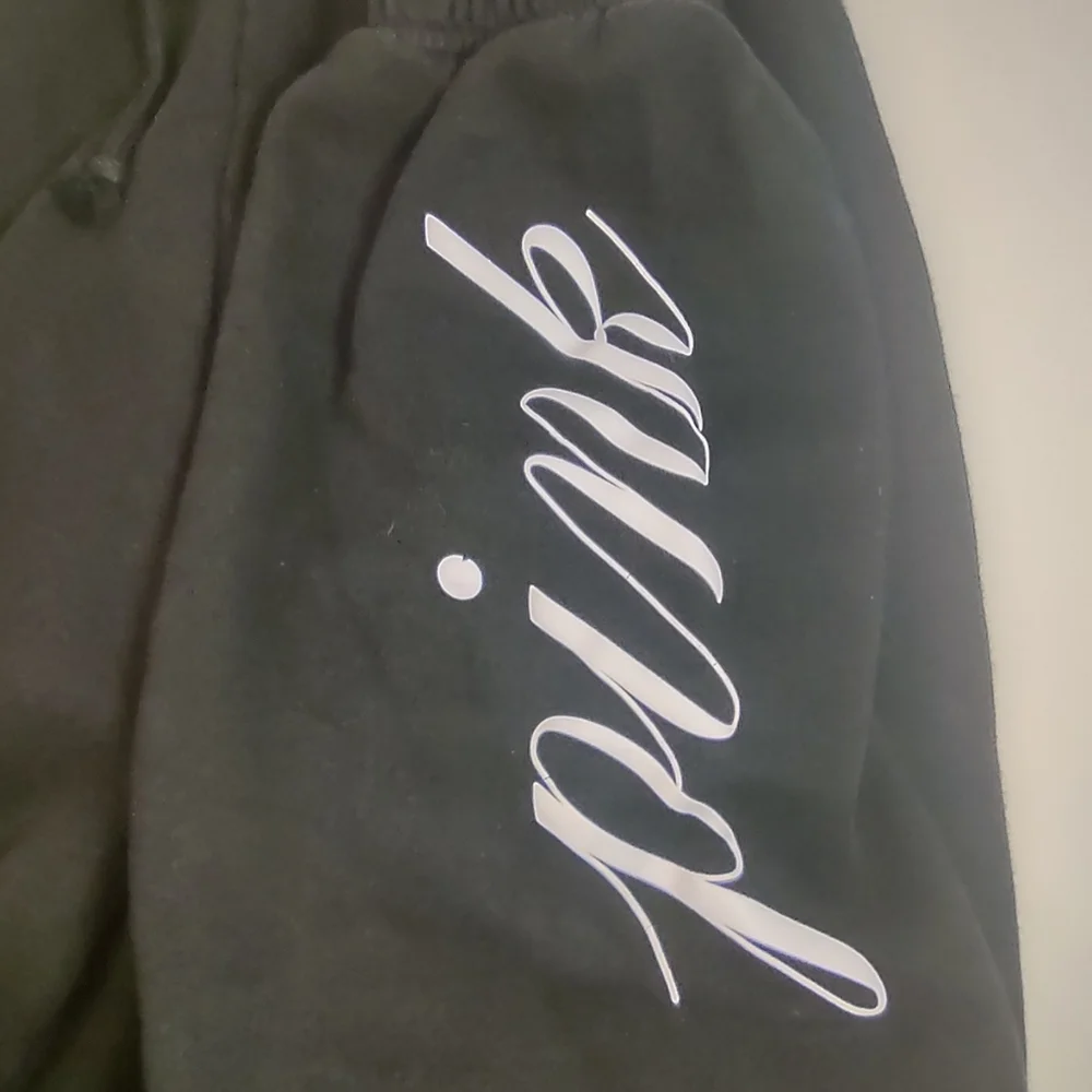Xs. PINK Victoria's Secret Charcoal Drawstring Joggers - Picture 4 of 7